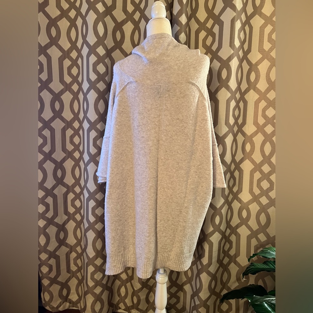 Sweater - Picture 2 of 4